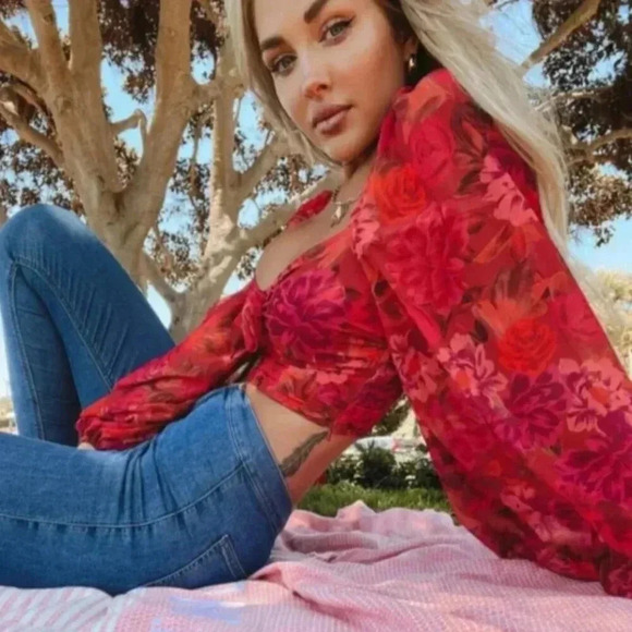 For Love & Lemons Trisha Pink Red Floral Blouson Puff Sleeve Crop Top Size Small - Picture 3 of 9